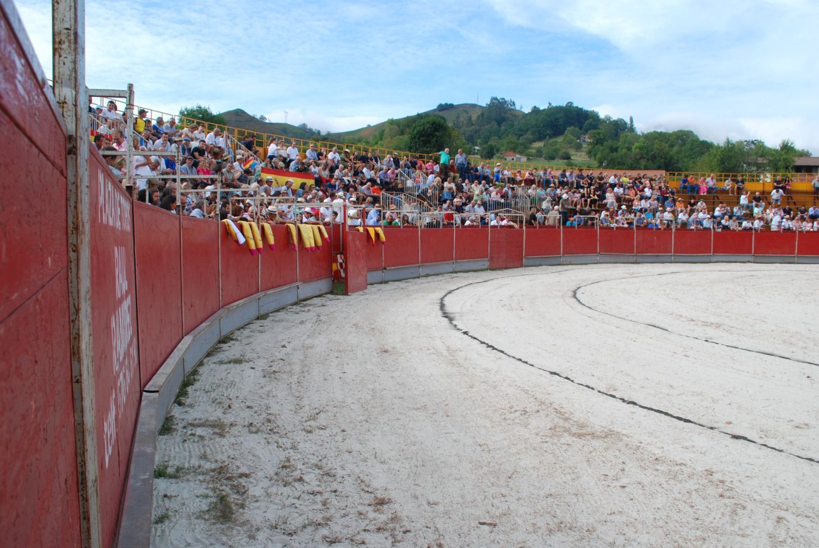 En imágenes: Benia de Onís acoge la primera corrida de toros en Asturias tras el cierre de El Bibio