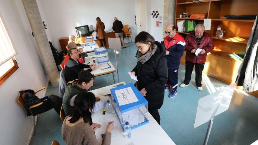 El PP gana fuerza en los barrios a costa del retroceso del PSOE