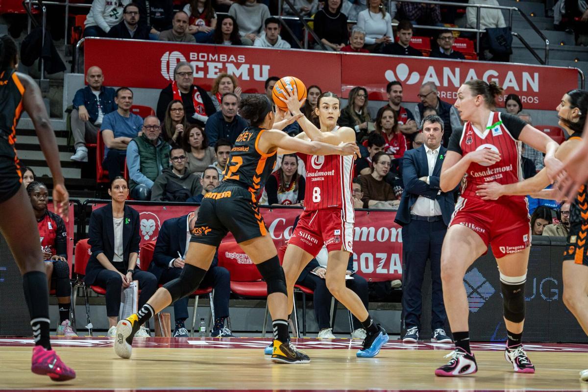 CASADEMONT FEMENINO VALENCIA BASKET