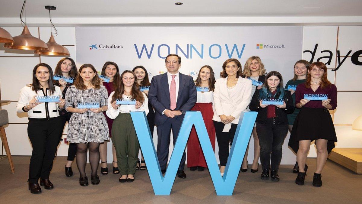 Microsoft y CaixaBank premian a las mejores alumnas