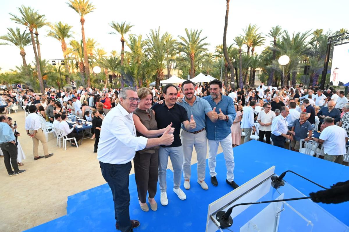 El PP convierte Elche en el escaparate del apoyo de Alicante a Juanfran Pérez Llorca ante Génova