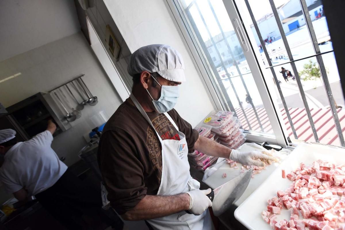 El comedor Trinitarios redobla el servicio por el efecto de la pandemia