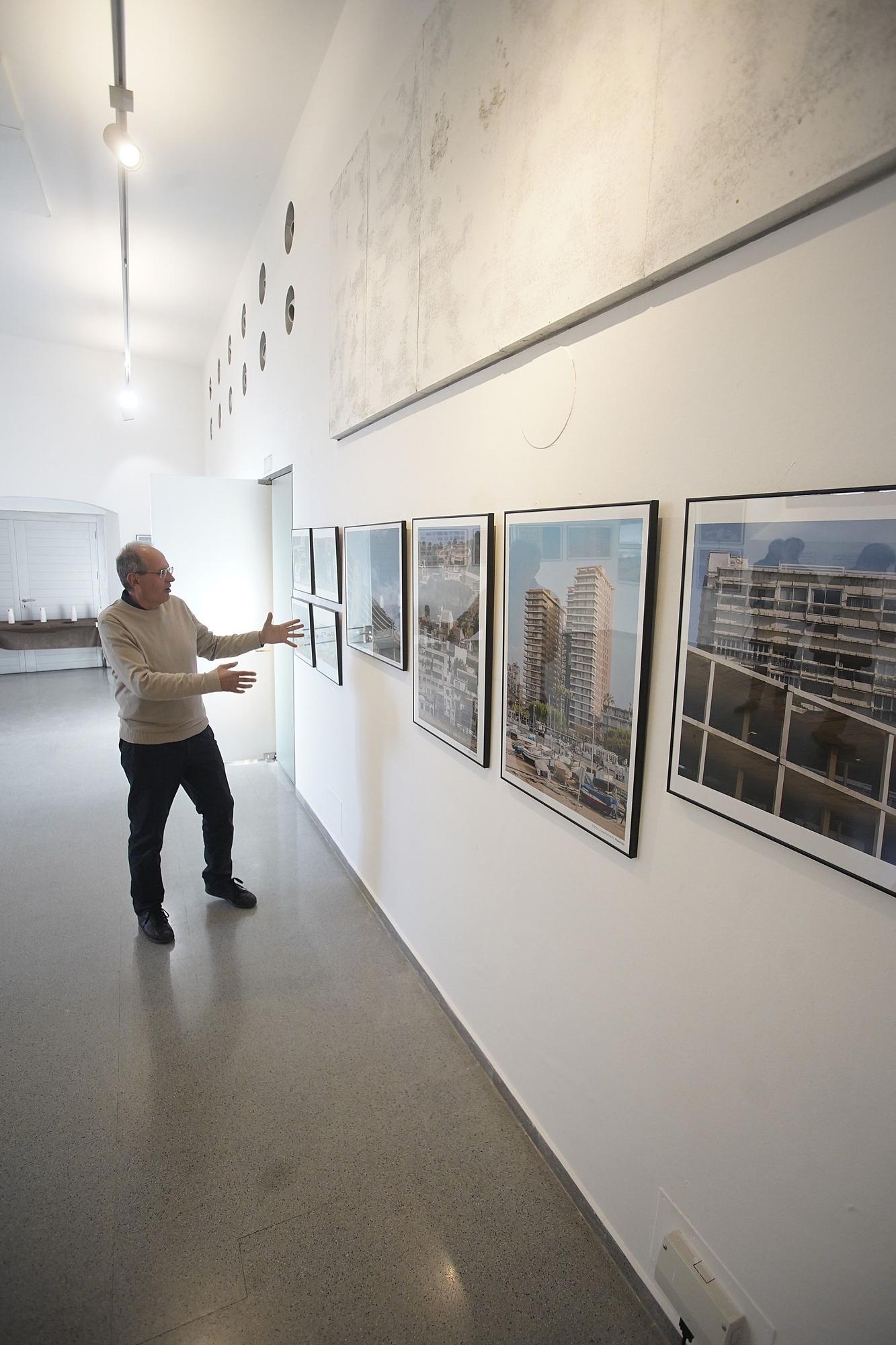Miquel Riera inaugura la mostra «Costa Esbravada»