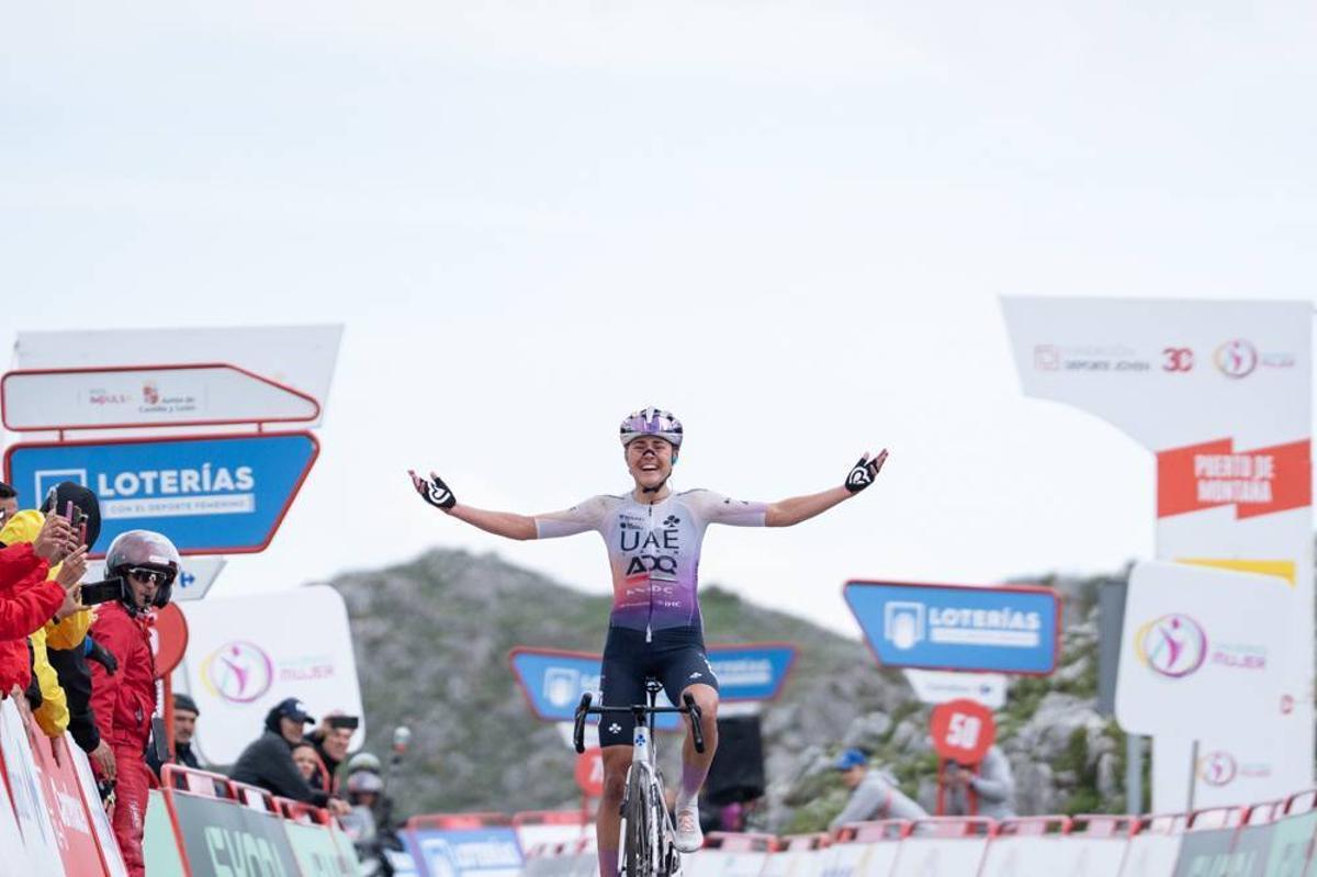 Paula Blasi, en el Angliru, donde se proclamó ganadora de la Vuelta.