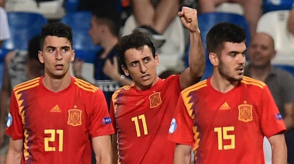 jdomenech48825429 spain s midfielder mikel oyarzabal  c  celebrates scoring a 190629192805