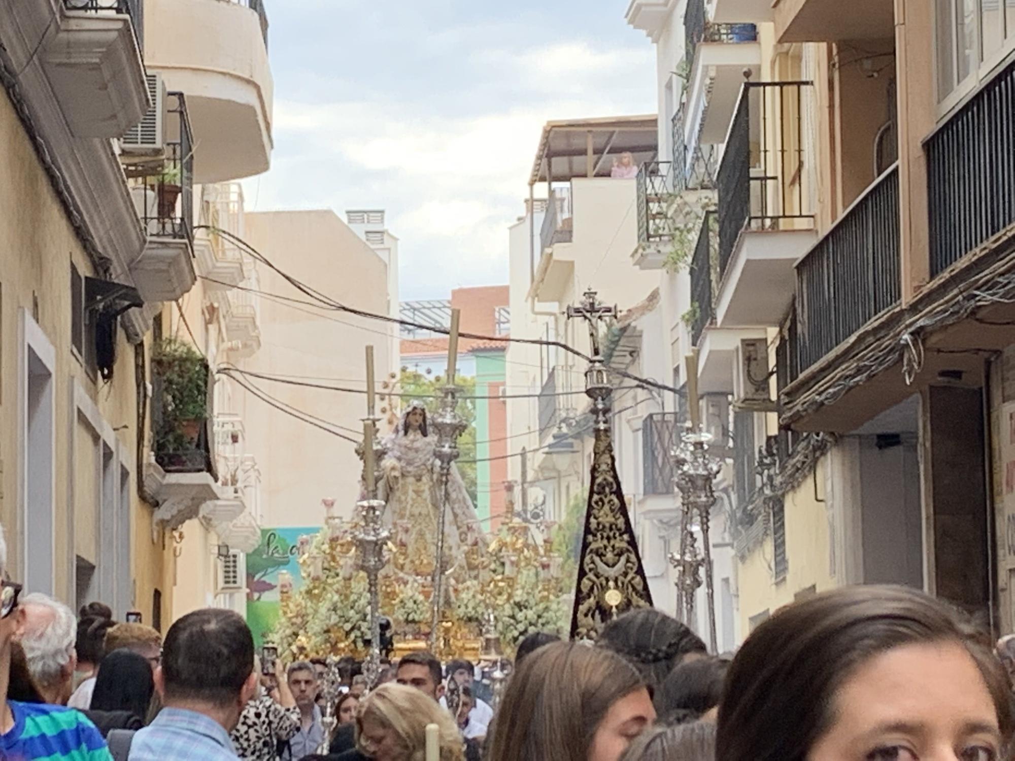 La procesión de la Virgen del Rocío por la Victoria y Lagunillas, en imágenes