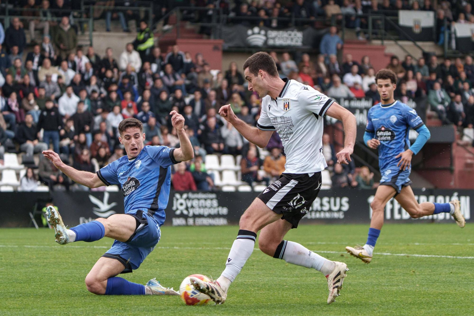 FOTOGALERÍA | Las mejores imágenes del partido Mérida-Orense