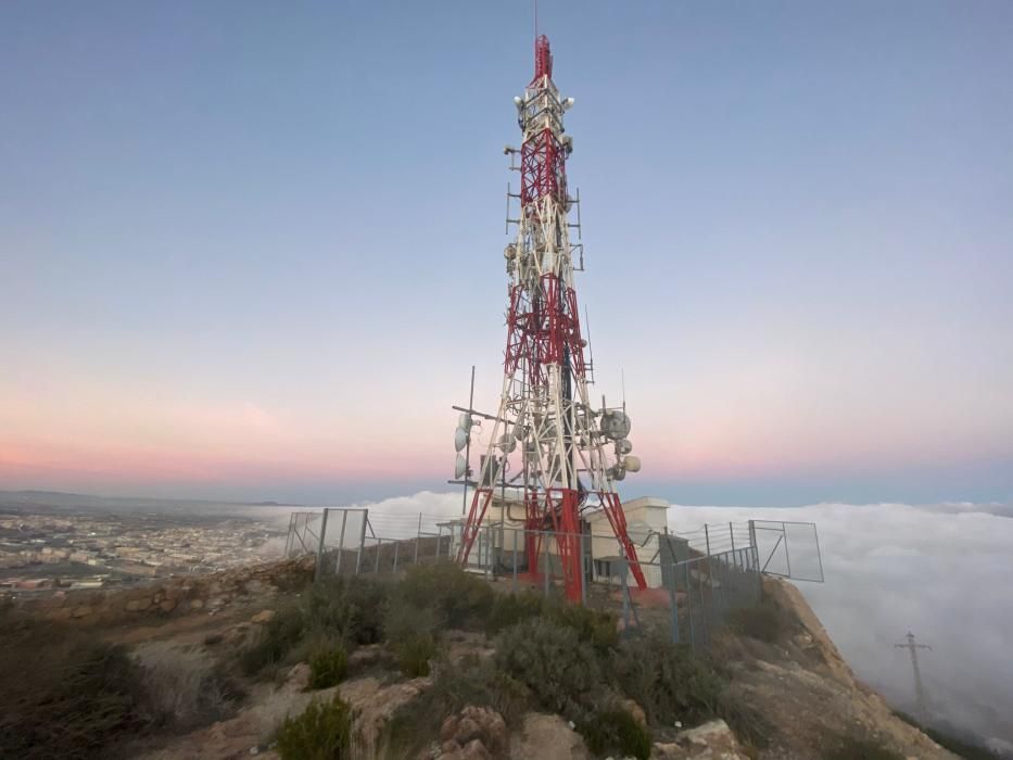 Un manto de niebla toma Cartagena