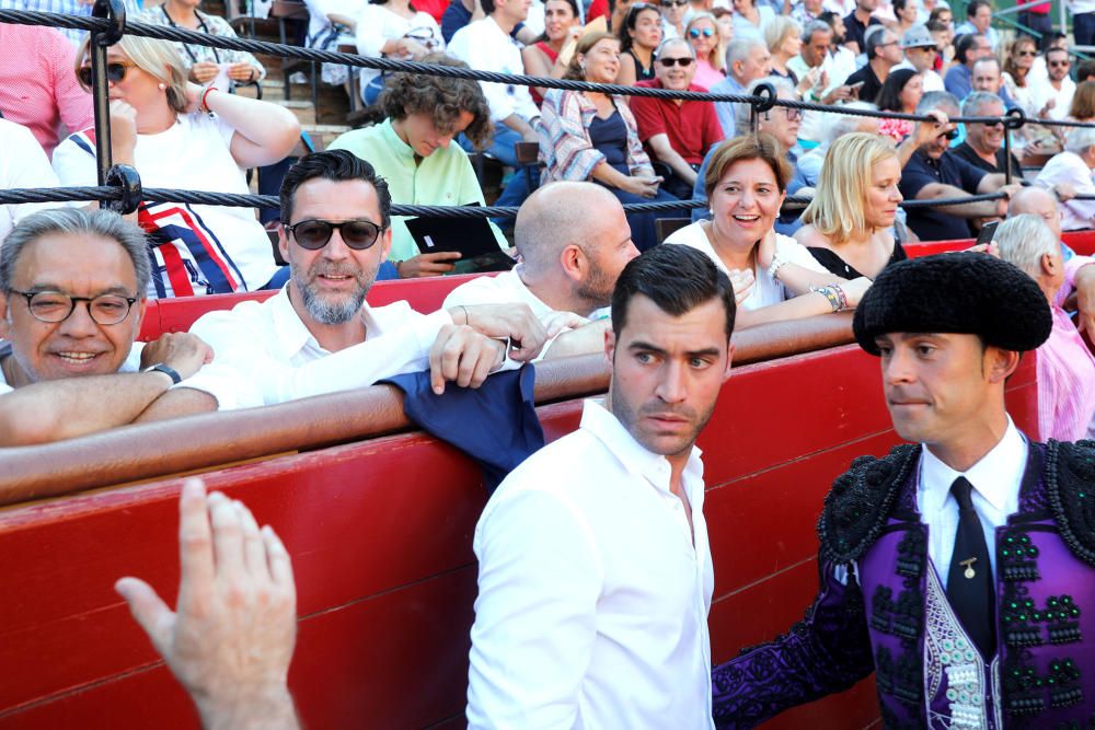 Políticos valencianos acuden a ver la corrida de la Feria de Julio