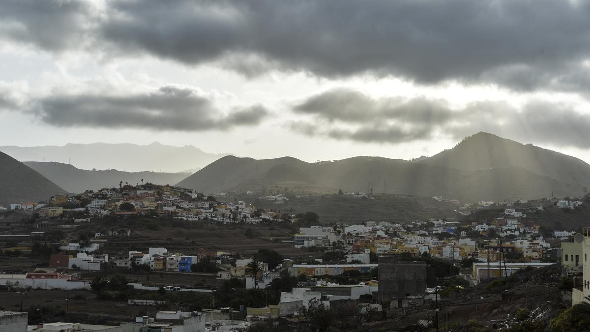 Vista desde Marzagán hacia el centro de la isla este sábado