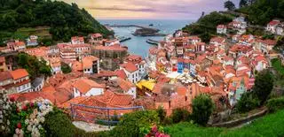 Los pueblos costeros donde mejor se vive el verano después de los 60 años