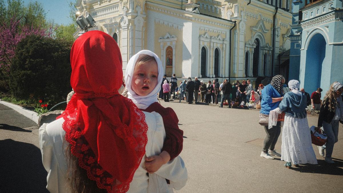 Celebración de la Pascua ortodoxa en Járkov, norte de Ucrania.