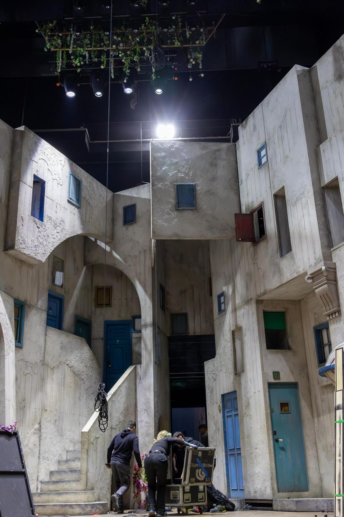 Así se vive “Mamma Mía!” entre bambalinas en el Teatro Principal de Alicante