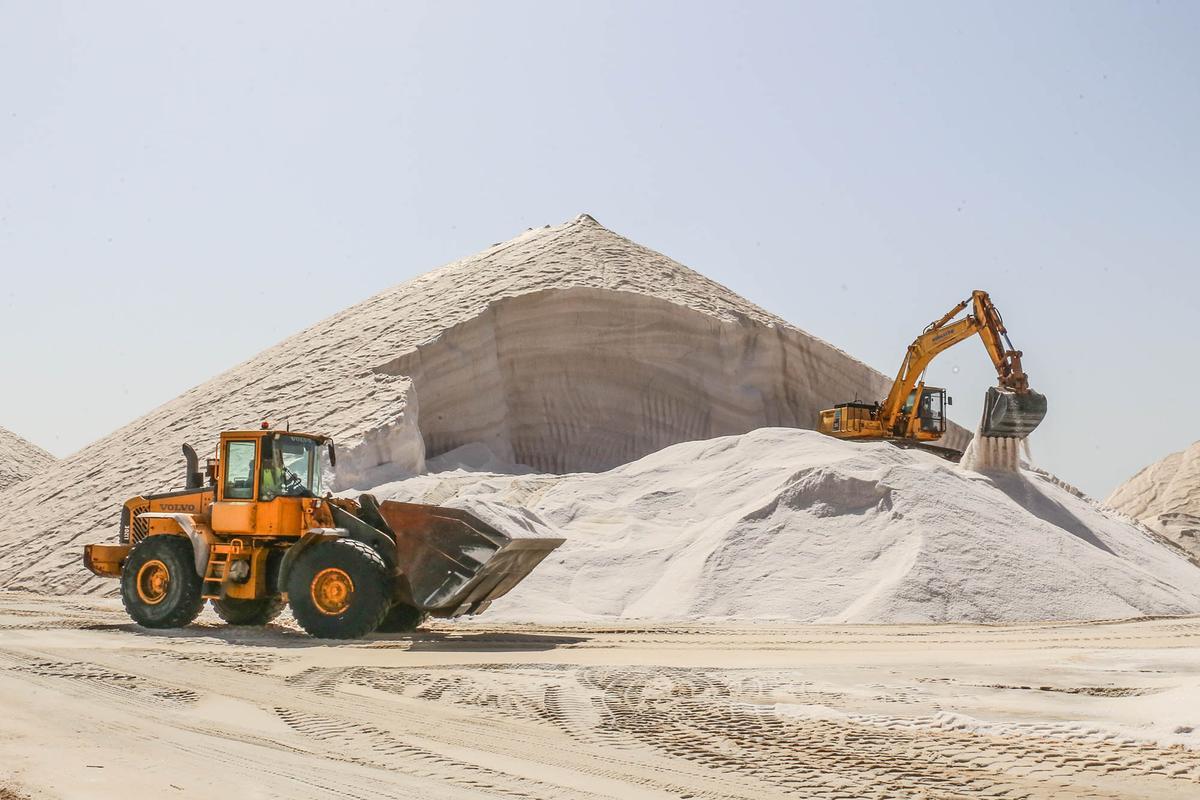 Garbera de apiamiento de sal en las salinas de Torrevieja, en una imagen de archivo