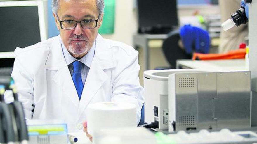 El investigador gallego José Castillo, reconocido por la Sociedad de Neurología. / la opinión