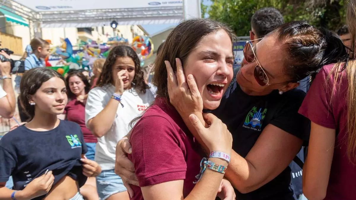 Ángeles-Felipe Bergé celebra el primer premio infantil de las Hogueras de Alicante 2026: "No podíamos articular palabra"