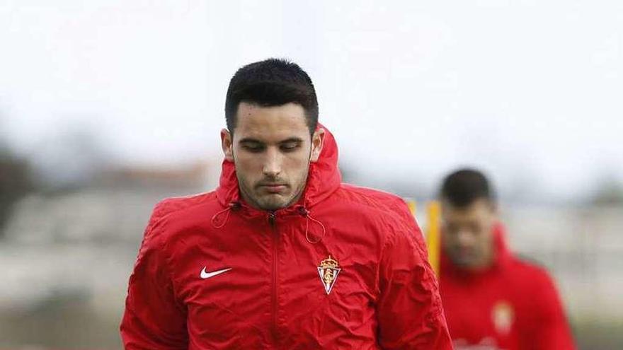 Isma López, durante el entrenamiento de ayer.