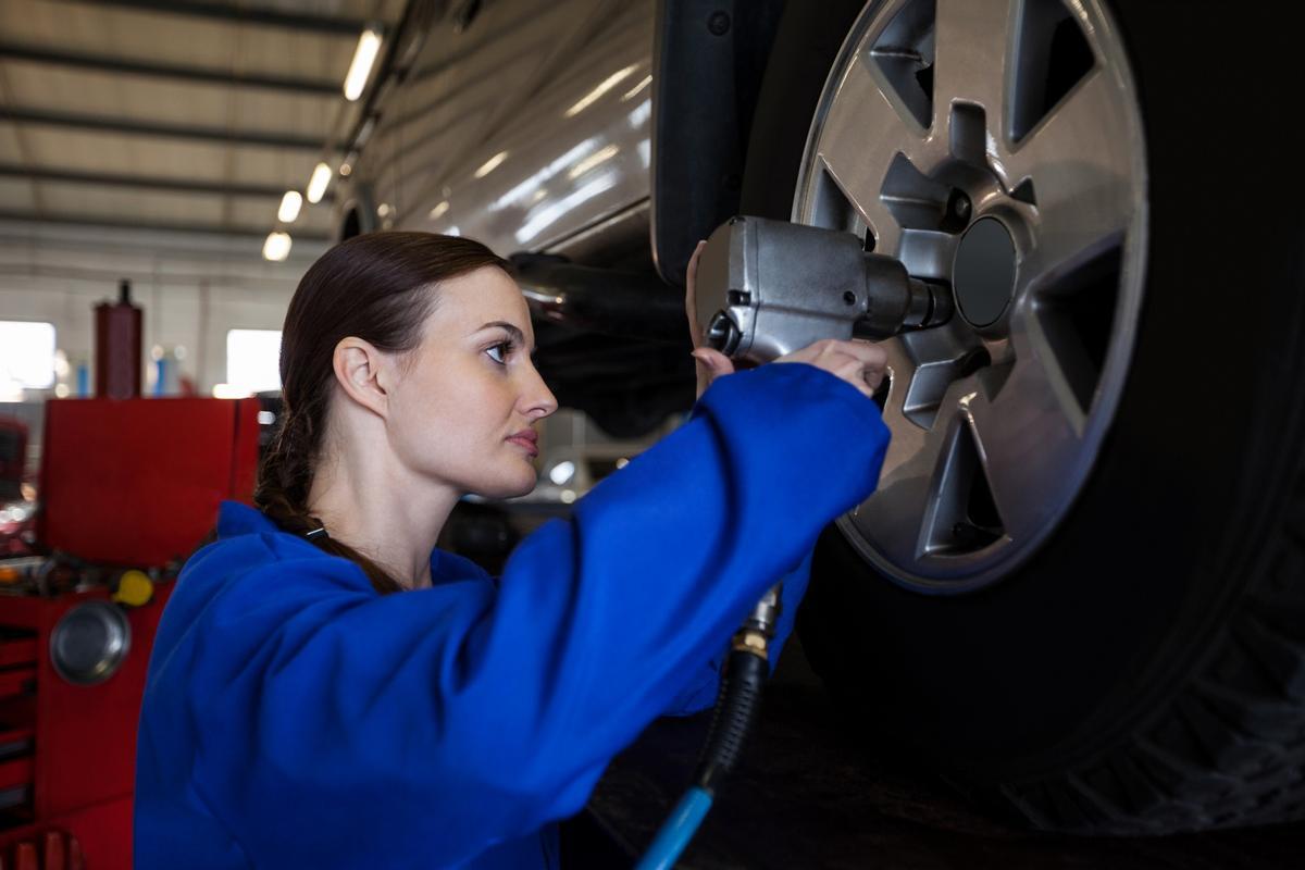 Si te apasiona el mundo del motor, no puedes dejar escapar estos cursos gratis en Alicante.