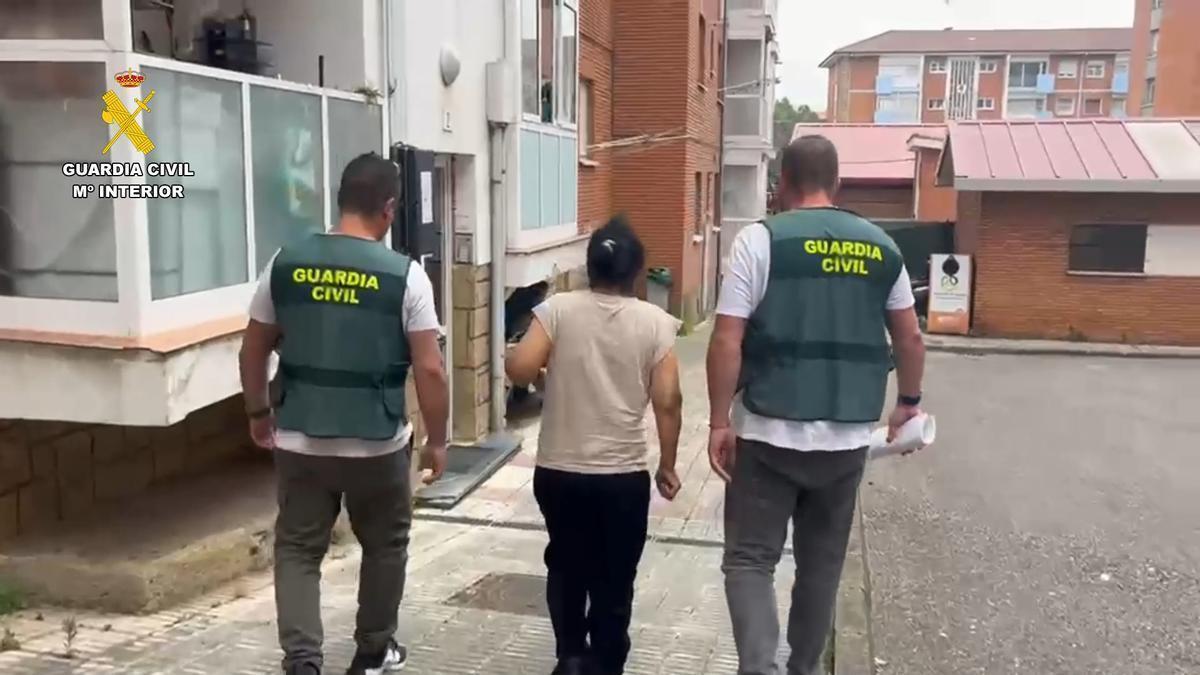 Detenida una vecina de Gijón que hurtaba «al descuido» en viviendas habitadas de Nava y Cabranes