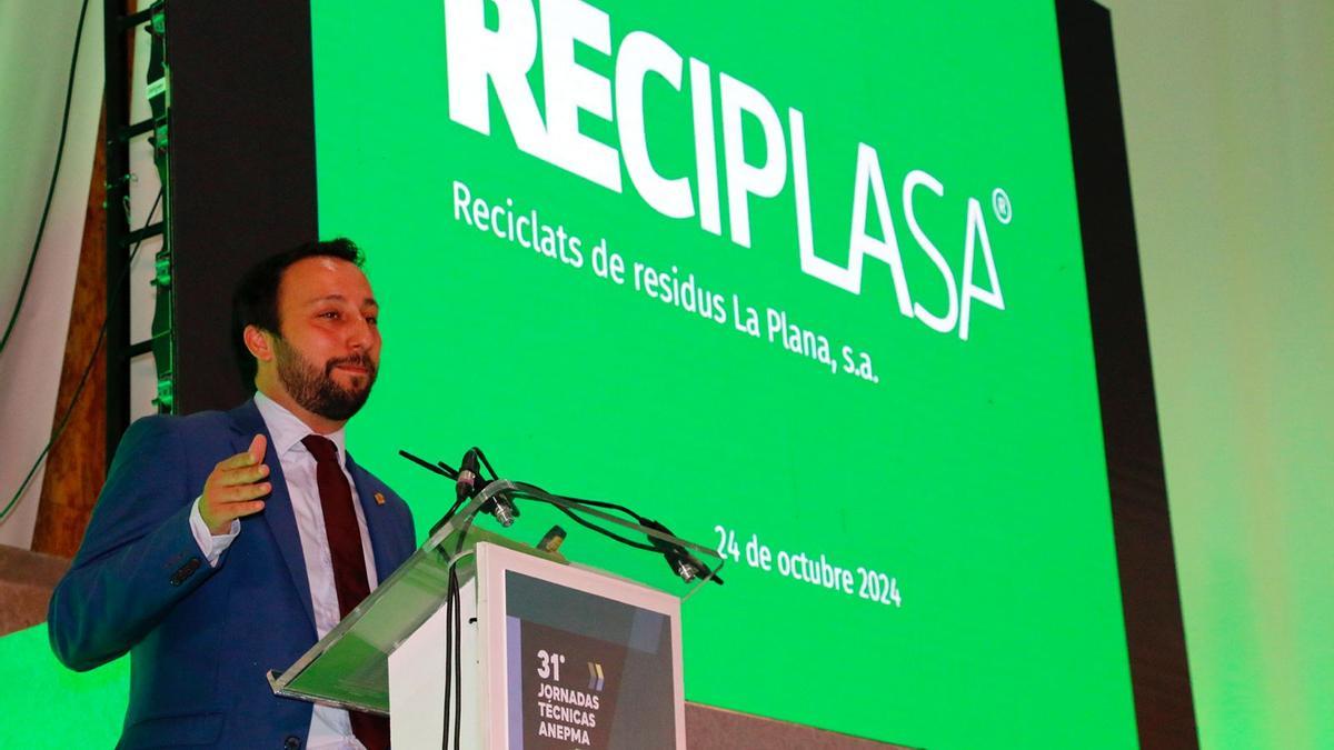 El president de Reciplasa, Sergio Toledo, durant la seua intervenció en les jornades tècniques d'Anepma.