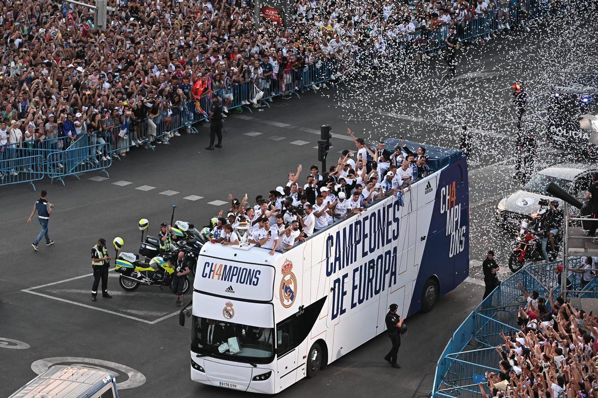 El Real Madrid celebra su 14ª Copa de Europa con su afición