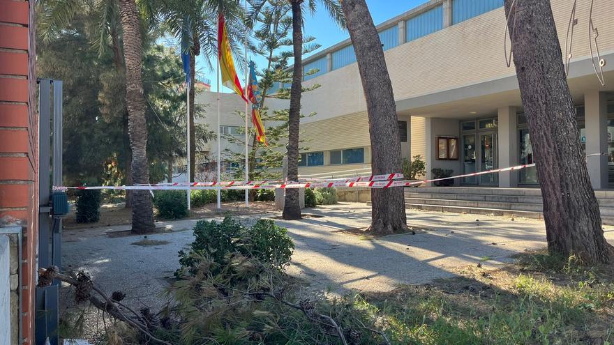 Vídeo: Los viento huracanados protagonizan una jornada de incidencias en Castellón