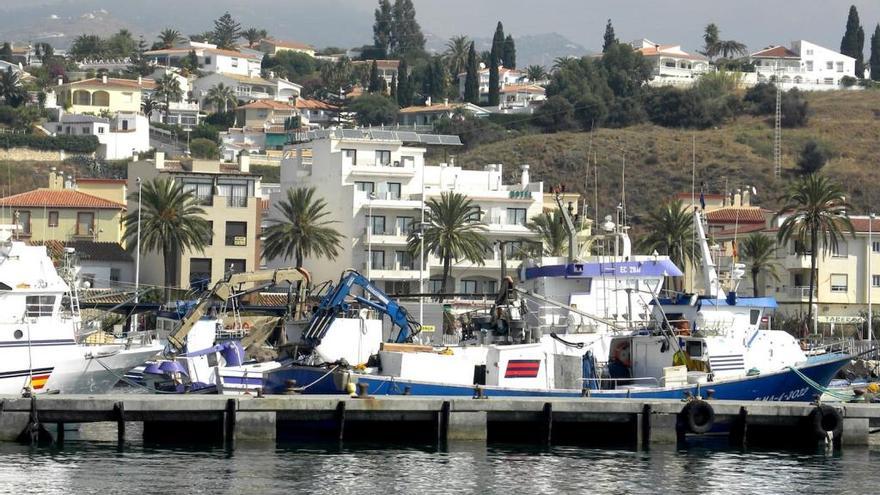 Las instalaciones portuarias de Caleta de Vélez.