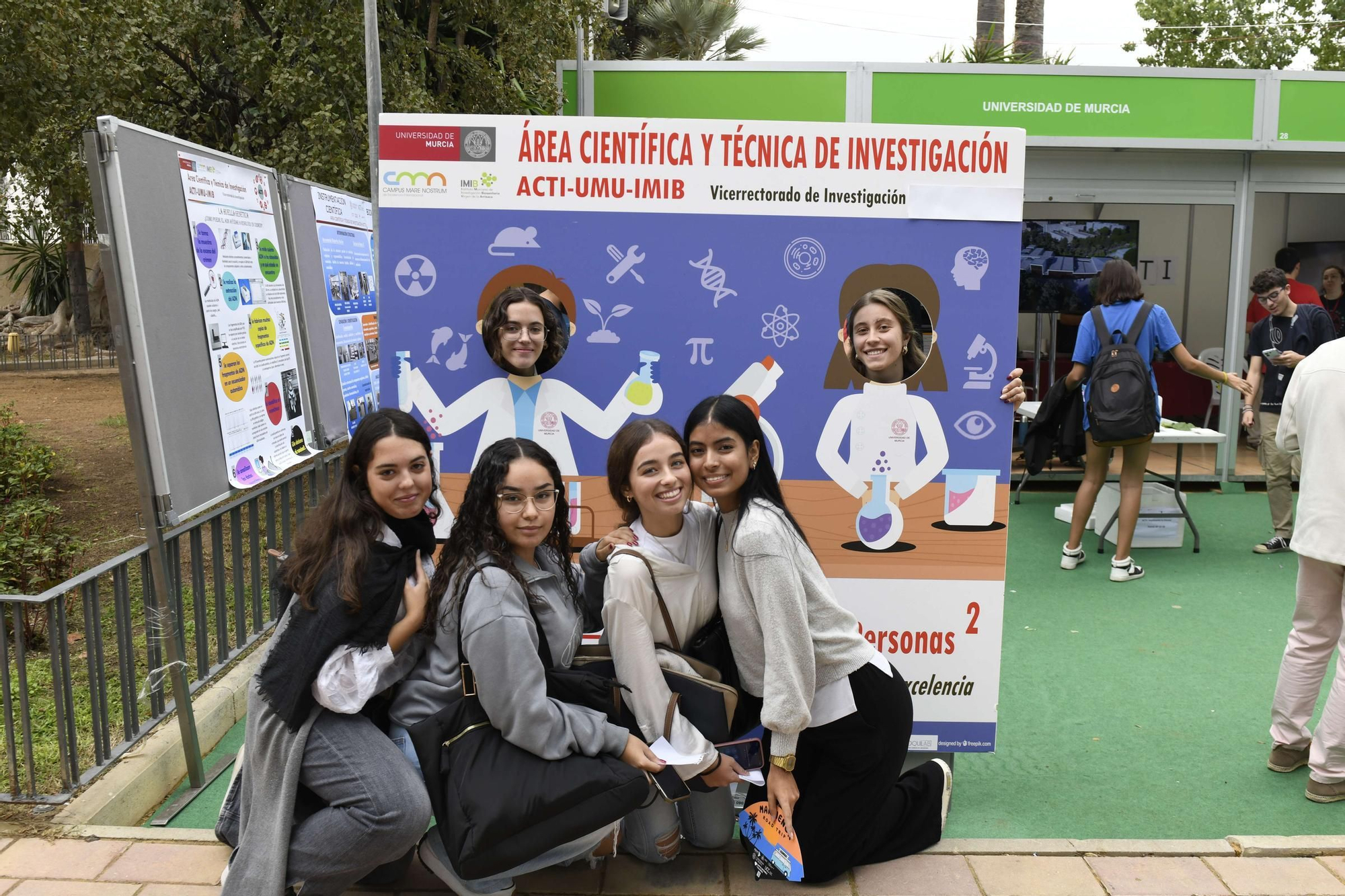 La primera jornada de la Semana de la Ciencia de Murcia, en imágenes
