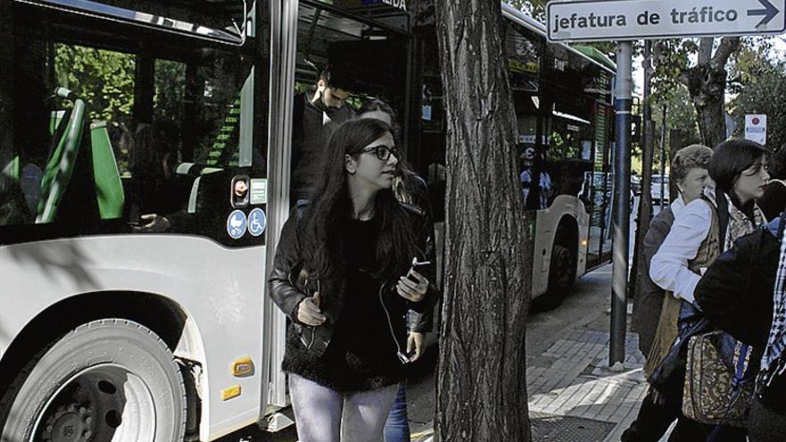 La Agrupación de Vecinos de Cáceres ve insuficientes los cambios que propone Subus