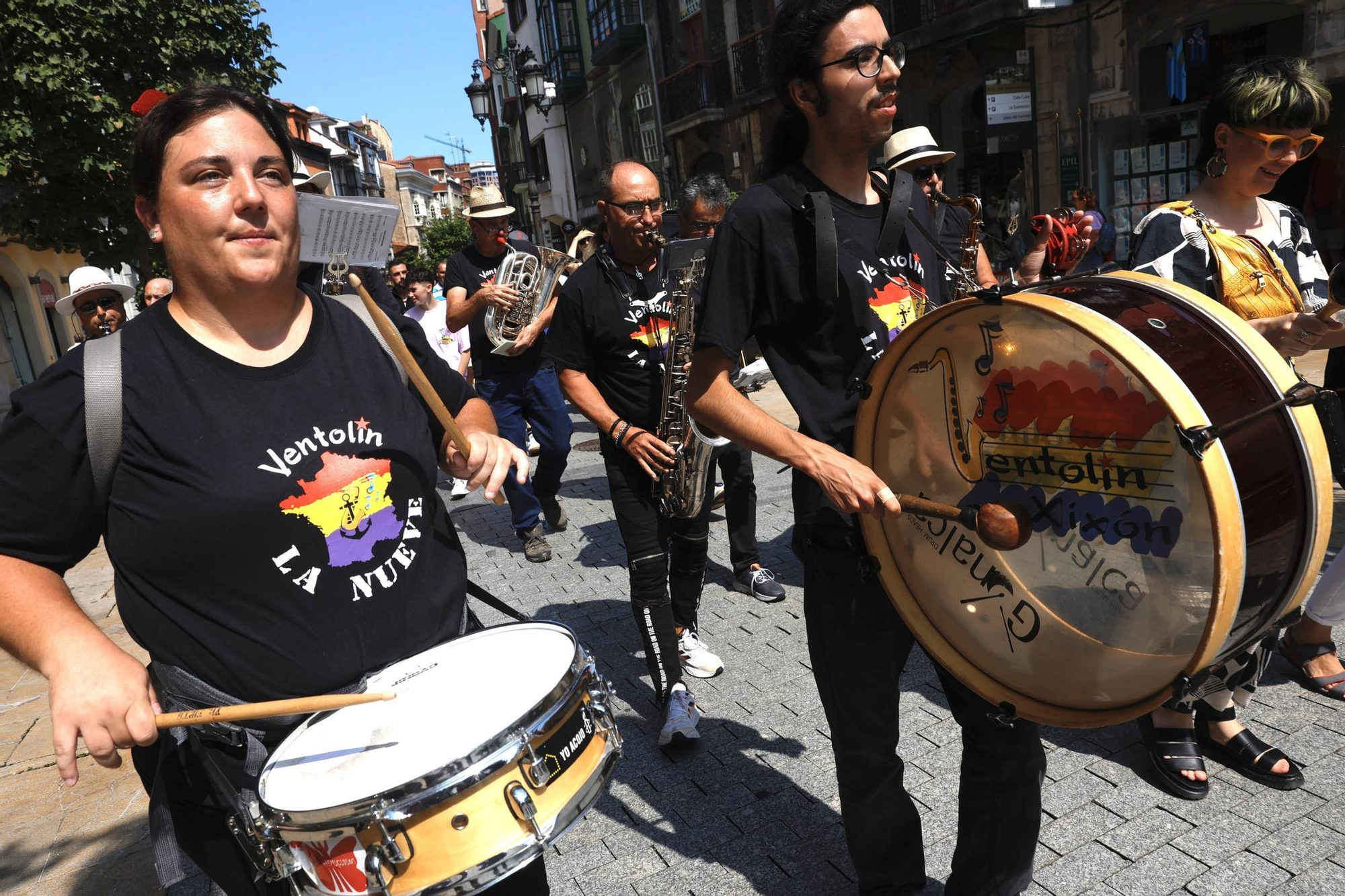 EN IMÁGENES: la Marcha del Orgullo LGTB por Avilés