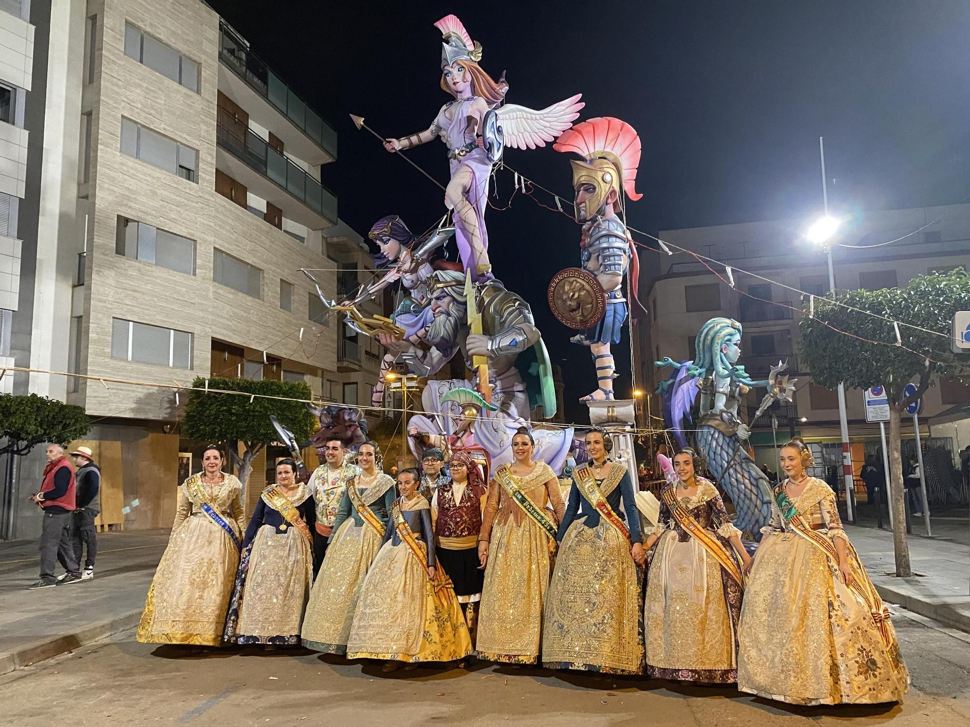 Galería I Fallas 2024: Así fue la 'cremà' de Mercat Vell, la falla ganadora de Benicarló