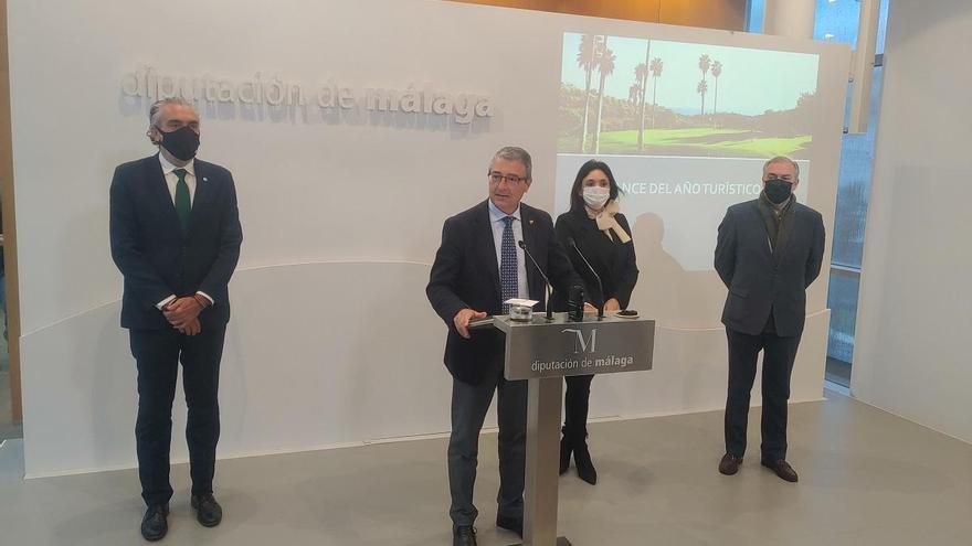 La presentación del balance turístico, con el presidente Francisco Salado en primer término.