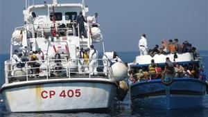 Llegada de inmigrantes a la isla Lampedusa.