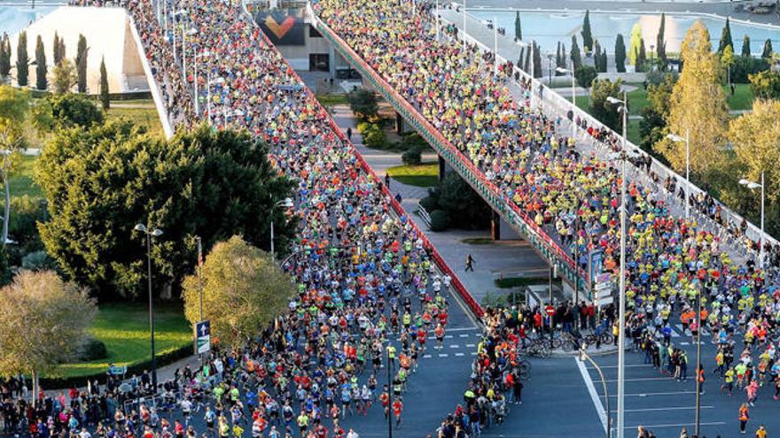 Salida del Maratón de Valencia Trinidad Alfonso EDP con el 10K paralelo que desaparecerá en 2020.