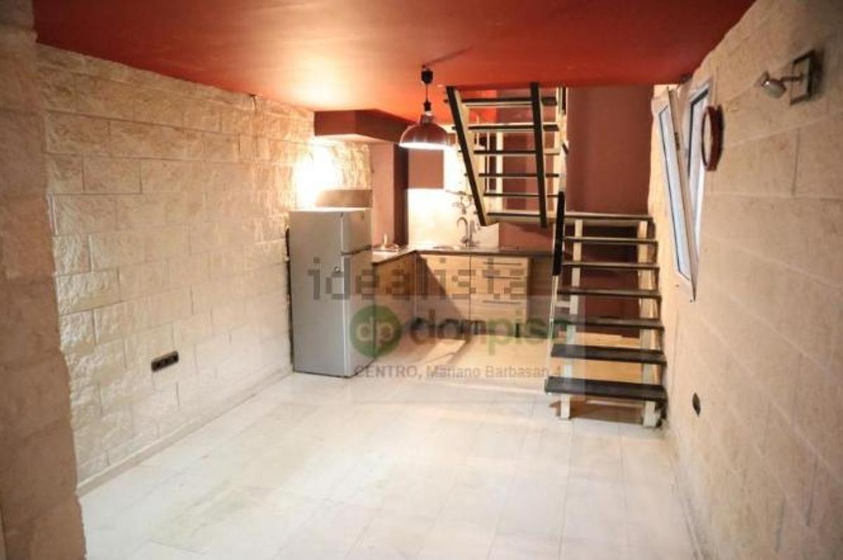 Salón-cocina del dúplex en alquiler.
