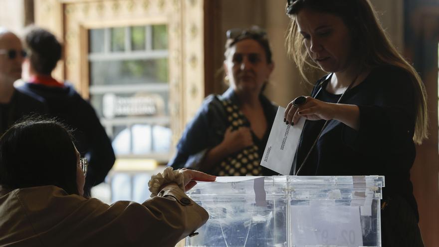 Elecciones Cataluña, en directo: las votaciones podrán prorrogarse donde no haya habido alternativas a Rodalies