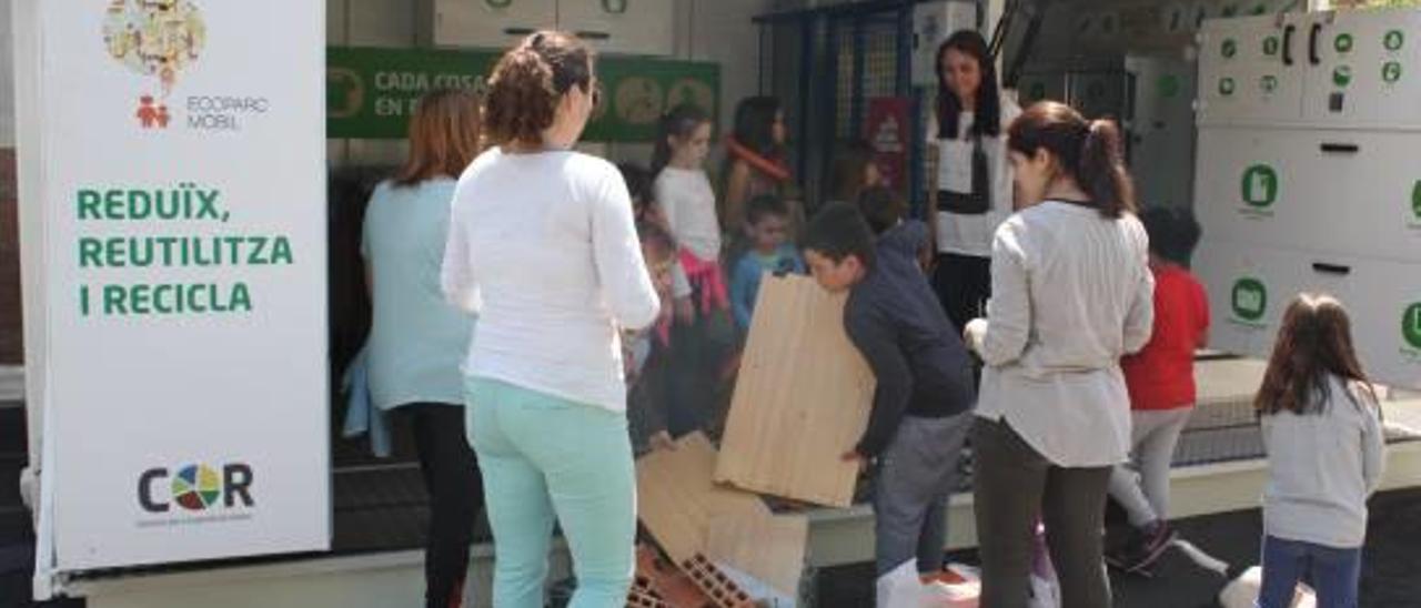 El reciclaje avanza en la Safor gracias al ahorro en el recibo de la basura