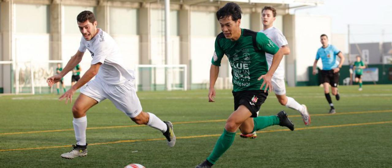 Daisuke, en una incursión con el balón ante el Felanitx. | VICENT MARÍ