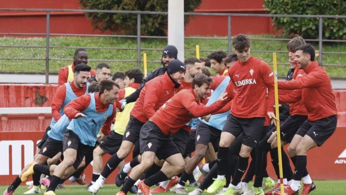 Los jugadores rojiblancos, en Mareo. | MARCOS LEÓN