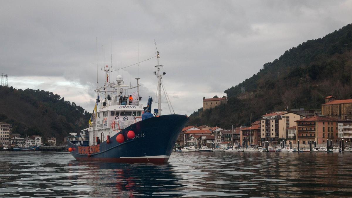 El barco de Salvamento Marítimo Humanitario Aita Mari.