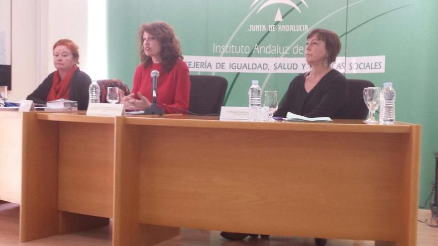 Rosa del Mar Rodríguez, en el centro, en las jornadas.