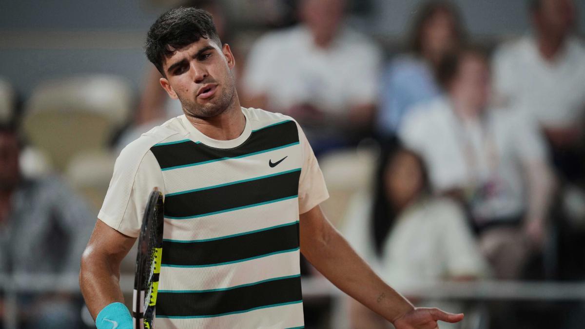 Alcaraz durante el duelo ante Dzumhur