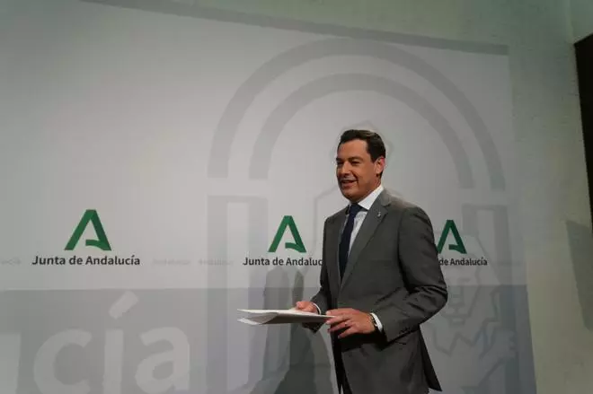 Moreno sube a 13 las consejerías y "ficha" a los malagueños Carolina España y Arturo Bernal