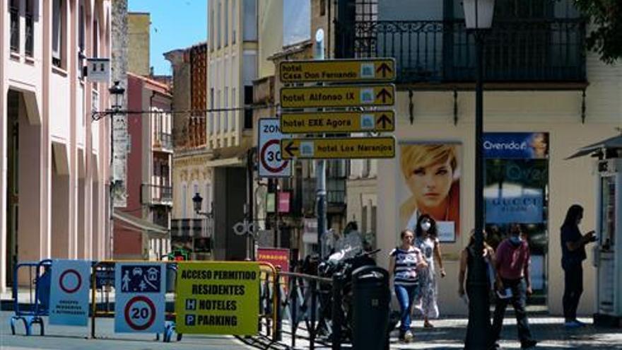 La restricción del tráfico enfrenta a comerciantes del centro con Salaya