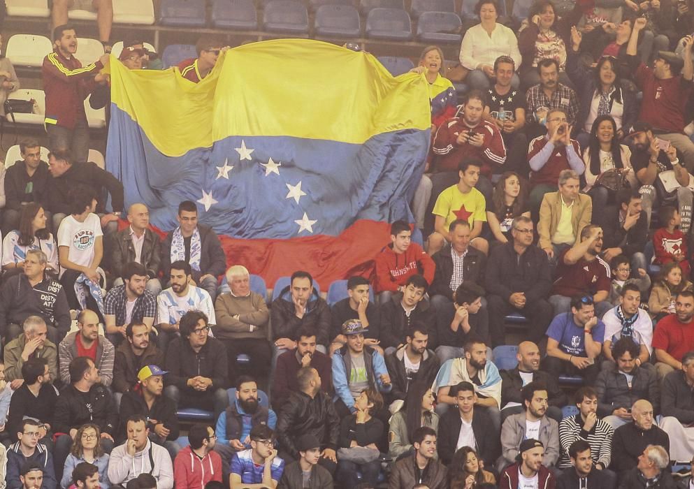 Gran ambiente en el Galicia-Venezuela de Riazor