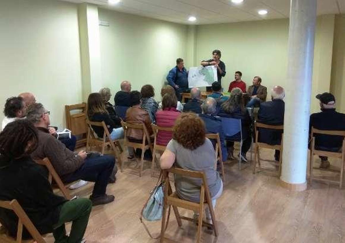 Grupos políticos, concellos y vecinos, preocupados por que se cumpla la Ley de Montes