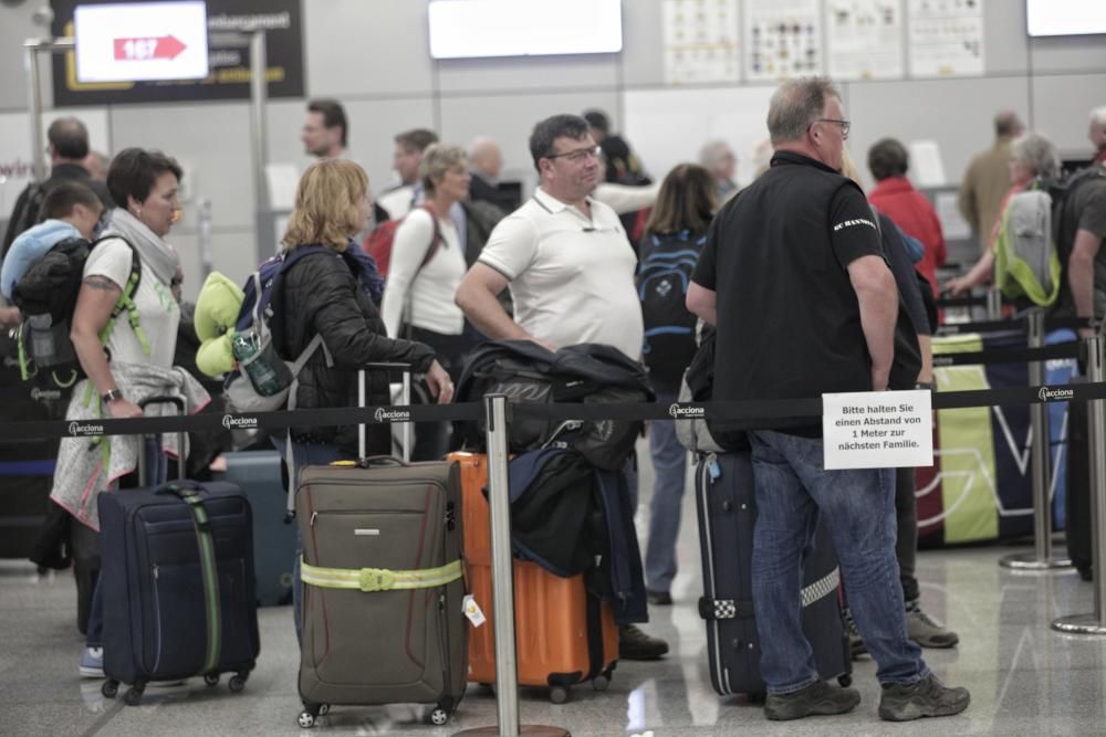 Der Flughafen Palma de Mallorca leert sich