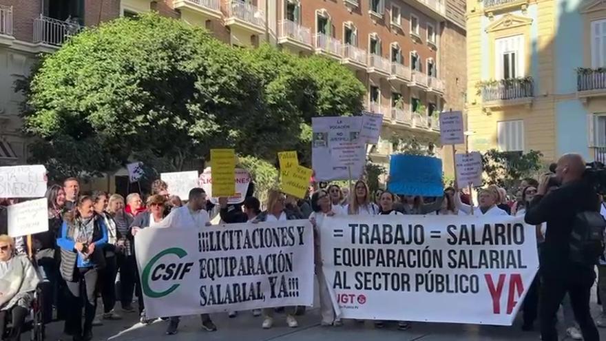 Protesta por la equiparación salarial en el sector público