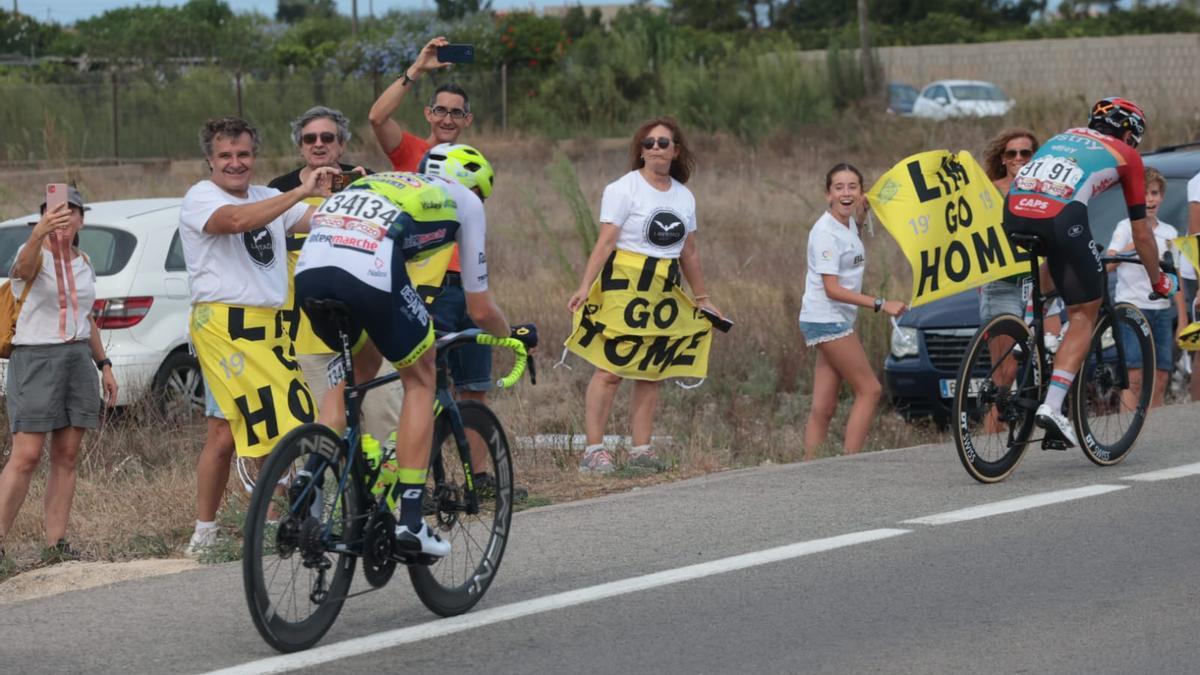 El 'Lim Go Home', presente en la Vuelta a España