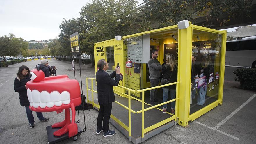 La cabina de la Queta arriba a Girona per crear &quot;el pòdcast més gran que s&#039;hagi enregistrat mai en català&quot;